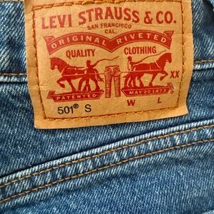 Levi's 501 Women's High Waisted Straight Jeans